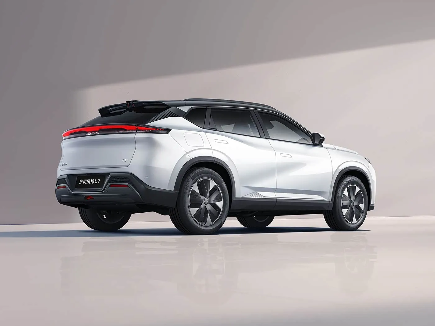 Dongfeng Aeolus L7: سيارة EV/PHEV SUV ذات 5 مقاعد، مقاعد جلدية فاخرة ذات لمسات ممتازة، سيارة طاقة جديدة طويلة المدى