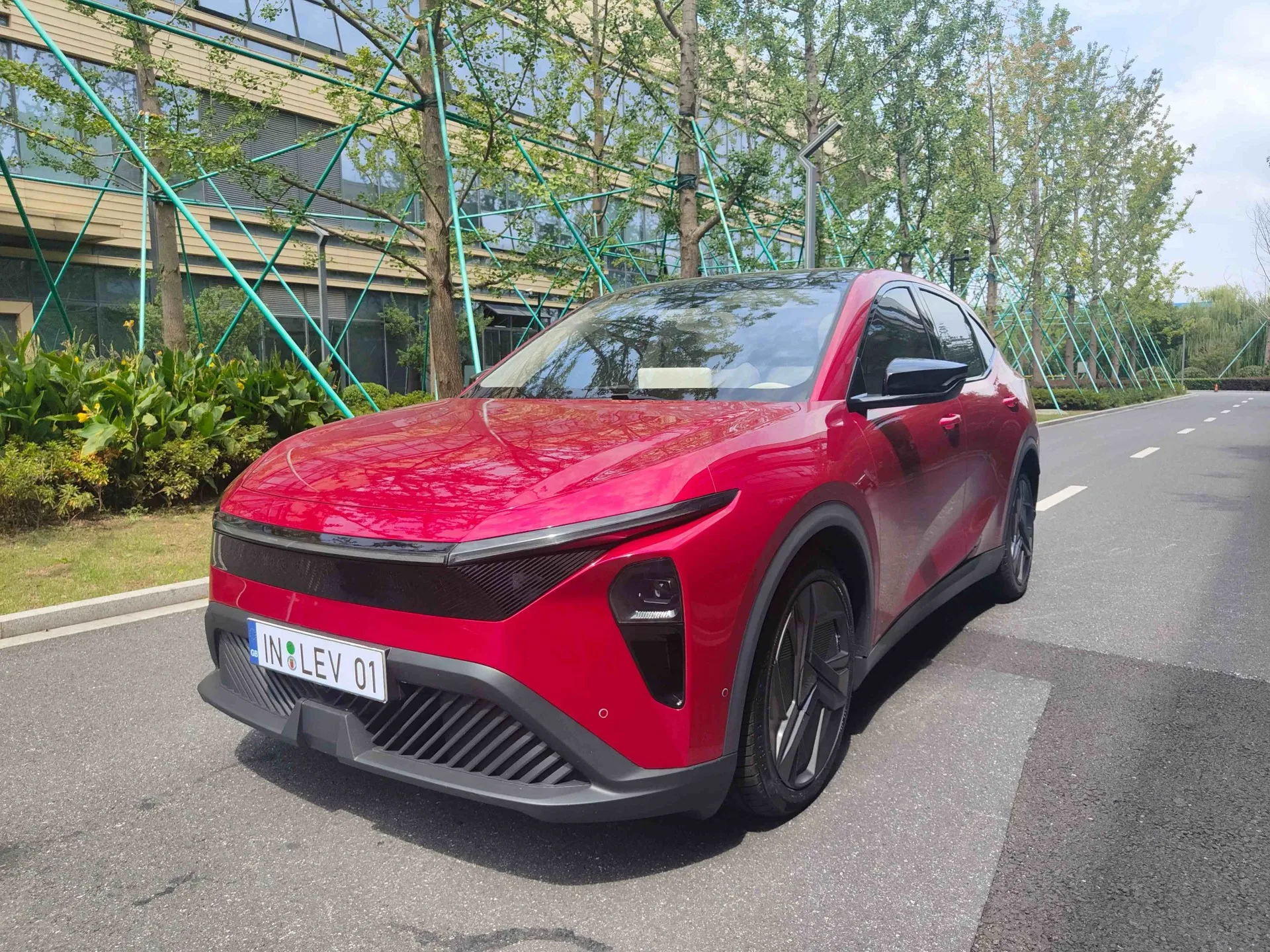 LEV01 محرك اليد اليمنى SUV، مركبة طاقة جديدة، EV، قاعدة عجلات طويلة المدى، 5 مقاعد