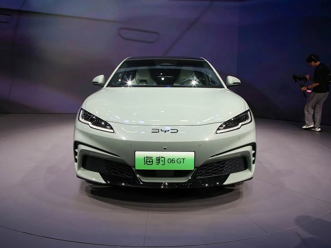 BYD Seal 06GT Heatwave Edition الكهربائية هاتشباك 550 AWD 3000W قوة المحرك 4x4 Mini Auto مع تجربة يسار ديناميكية