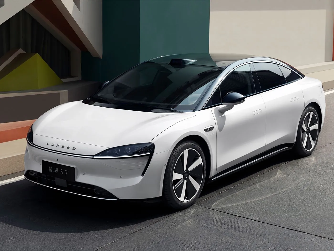 CHERY LUXEED S7 Exeed سيارة كهربائية فاخرة جديدة تعمل بالطاقة مع دفع خلفي/دفع رباعي، 4 أبواب و5 مقاعد