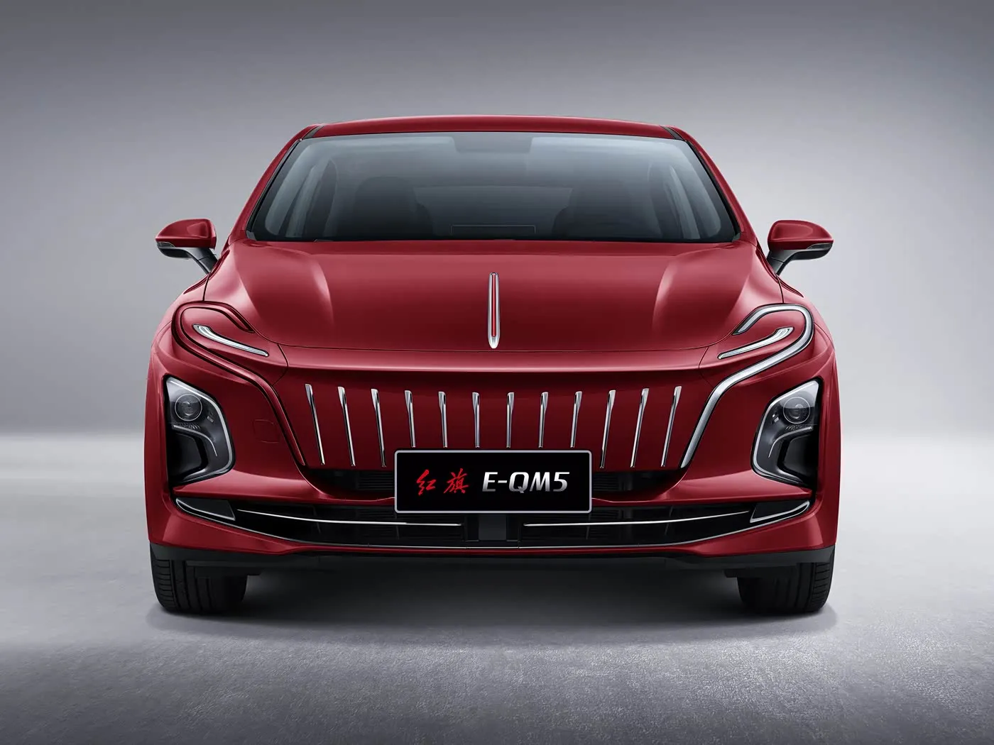 Hongqi E-QM5 سيارة سيدان كهربائية فسيحة ذات قاعدة عجلات طويلة وطويلة المدى ومركبة طاقة كهربائية جديدة نقية