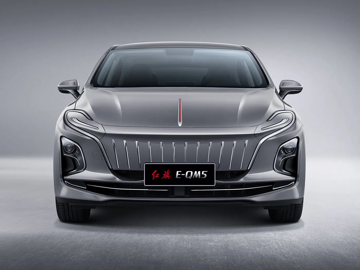 Hongqi E-QM5 سيارة سيدان كهربائية فسيحة ذات قاعدة عجلات طويلة وطويلة المدى ومركبة طاقة كهربائية جديدة نقية
