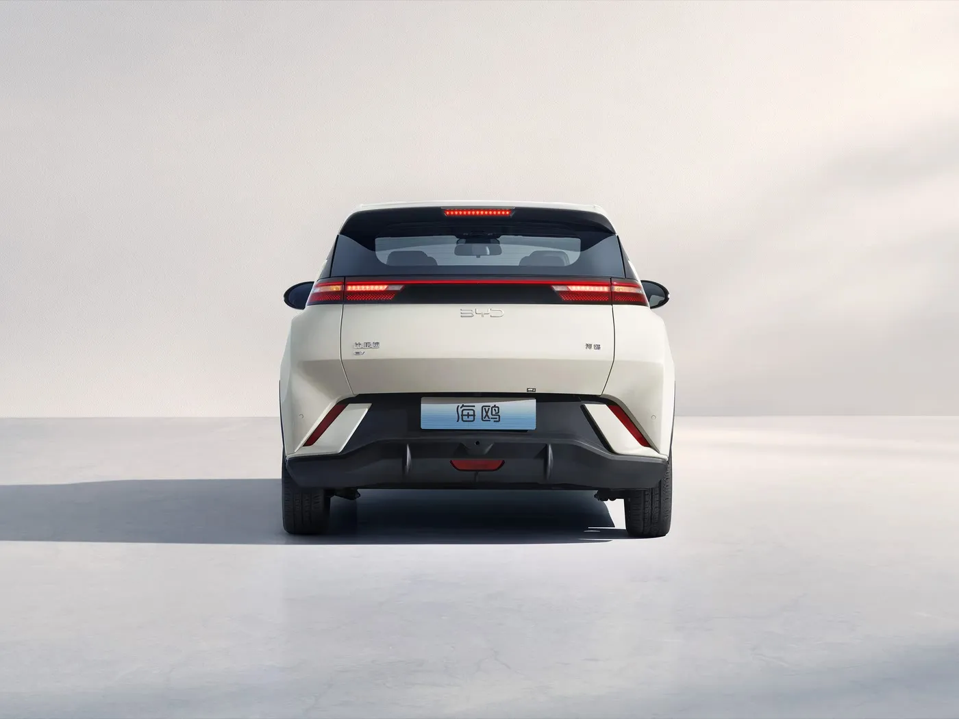 BYD Seagull EV Hatchback Mini Smart SUV ذات الدفع بالعجلات الأمامية مع كاميرا خلفية سيارة طاقة جديدة مدعومة بالليثيوم رائجة البيع