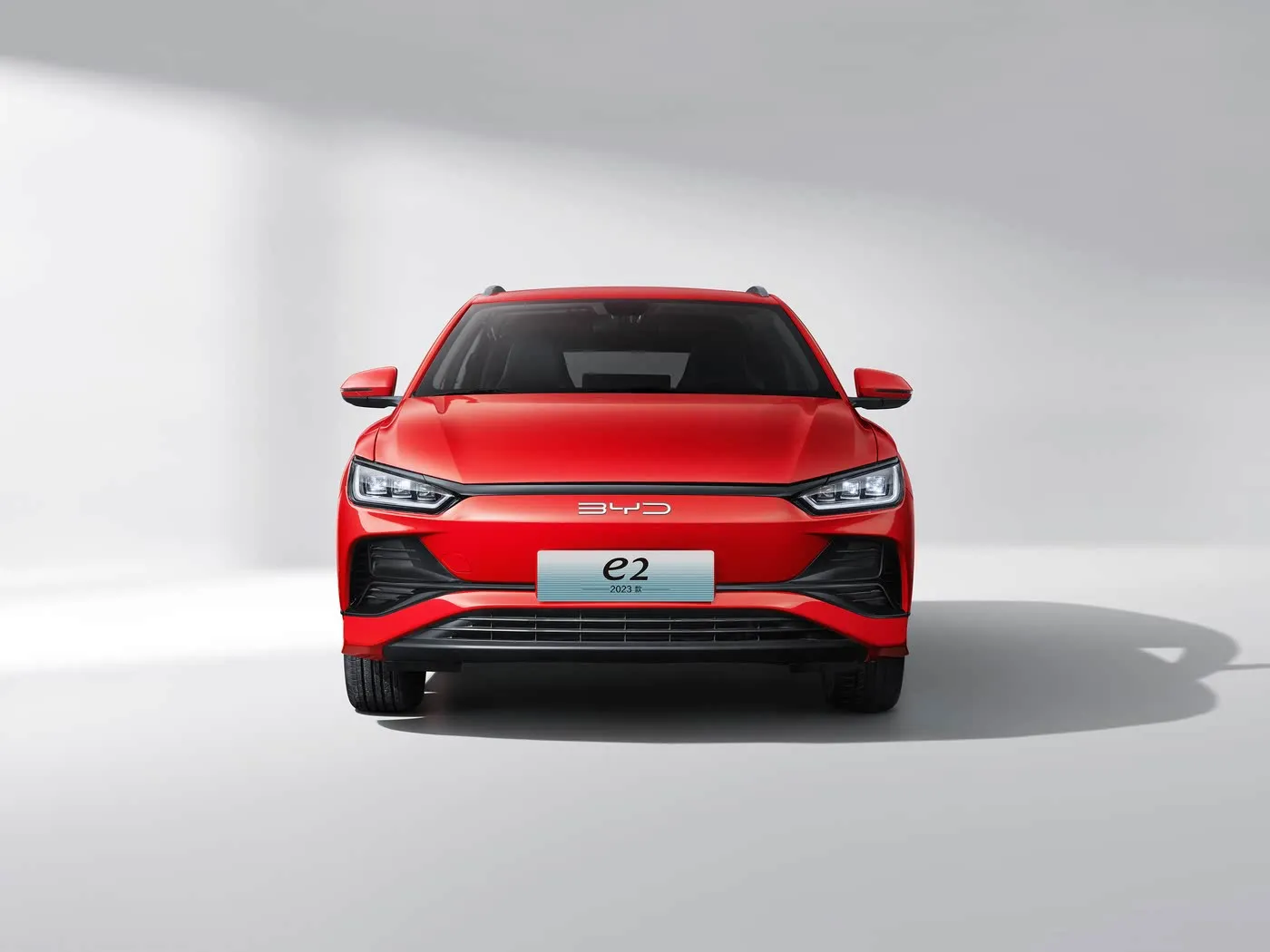 BYD E2 سيارة كهربائية فاخرة EV سيدان SUV هاتشباك سيارة توجيه يسارية مع محرك بطارية ليثيوم سيارة الطاقة الجديدة في الصين