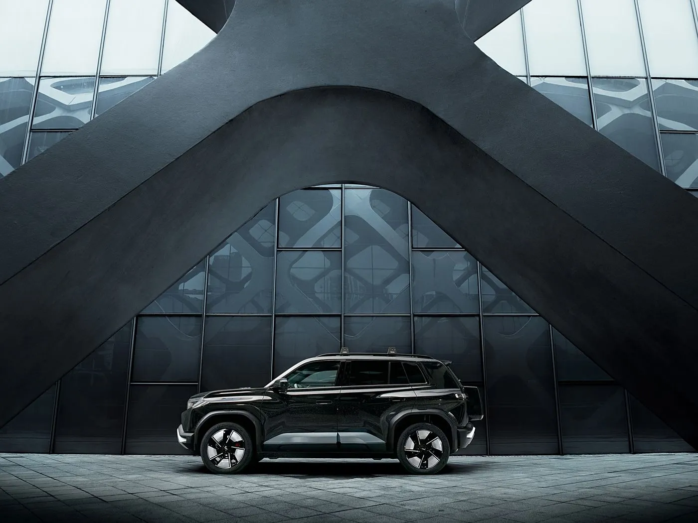 BYD Equation Leopard Titanium 3 سيارة الدفع الرباعي المدمجة الكهربائية النقية مع نطاق CLTC يبلغ 501 كم، L2 ADAS وأداء AWD/RWD، 4 أبواب و5 مقاعد ونظام تثبيت السرعة كامل السرعة