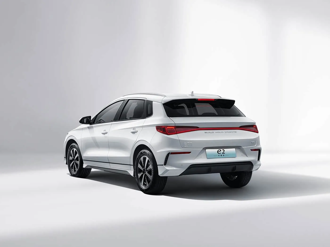 BYD E2 سيارة كهربائية فاخرة EV سيدان SUV هاتشباك سيارة توجيه يسارية مع محرك بطارية ليثيوم سيارة الطاقة الجديدة في الصين
