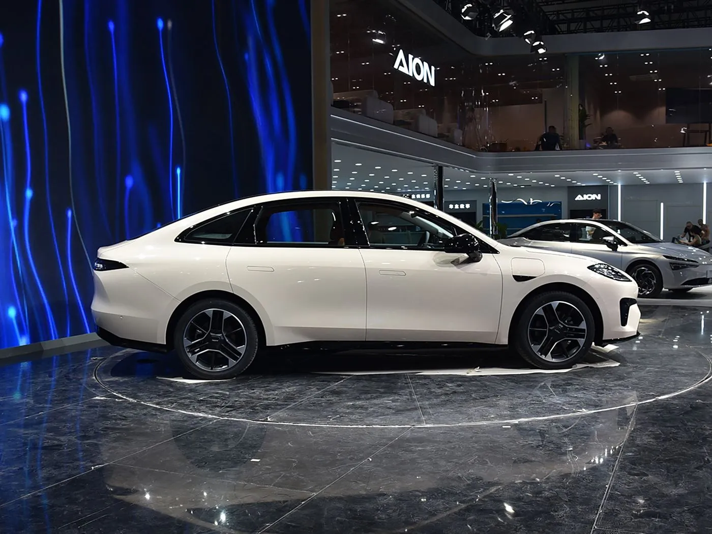 AION RT الكهربائية SUV اليد اليسرى محرك عالي السرعة EV صندوق التروس التلقائي الهجين مستوى صغير سيدان سيارة الطاقة الجديدة للبالغين
