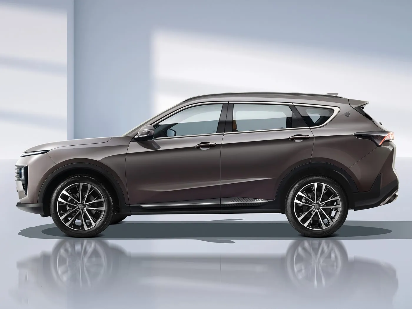 العلامة التجارية الجديدة Chery Jetour X70 PLUS SUV مقاعد جلدية ذات سقف من سبائك الانبعاثات ذات محرك أوتوماتيكي Euro VI