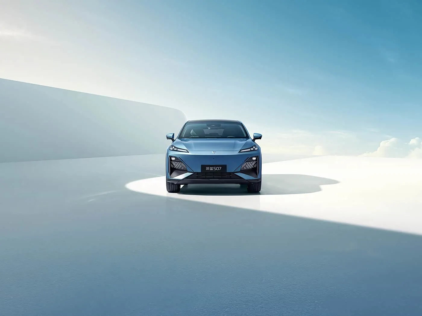 Deepal S07 سيارة الطاقة الجديدة Premium SUV ممتدة المدى / EV طويلة المدى قاعدة العجلات 5 مقاعد وشاشة بوصة