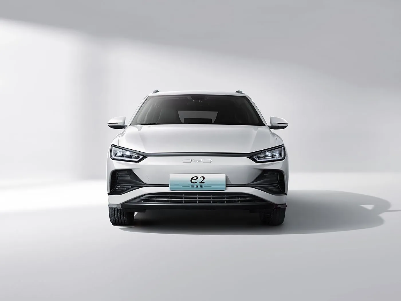 BYD E2 سيارة كهربائية فاخرة EV سيدان SUV هاتشباك سيارة توجيه يسارية مع محرك بطارية ليثيوم سيارة الطاقة الجديدة في الصين