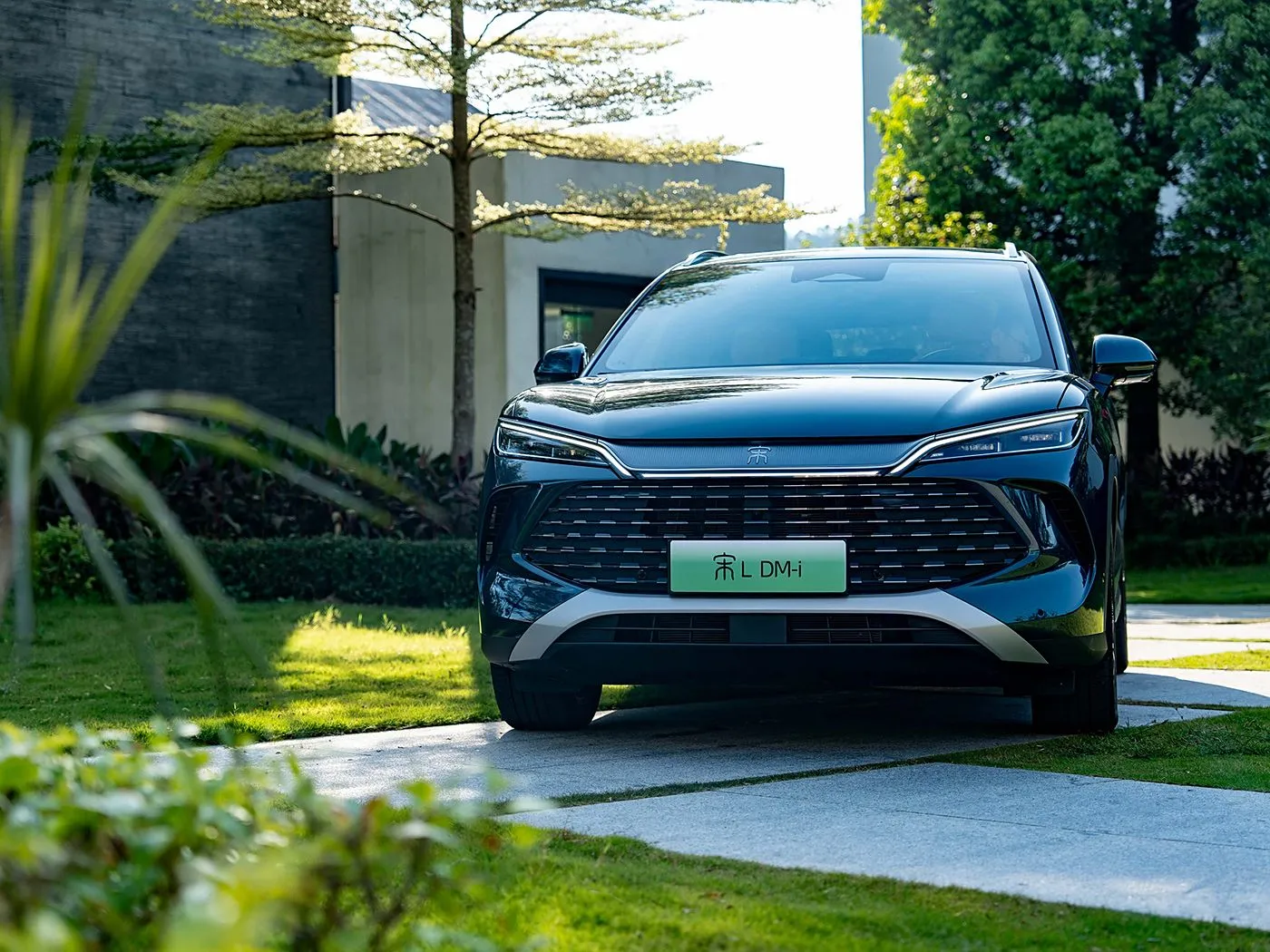BYD Song L DM-i Compact PHEV SUV طويلة المدى، مركبة طاقة جديدة عالية السرعة DiPilot 2.0 مقاعد مدفأة كاميرا بانورامية 360 درجة