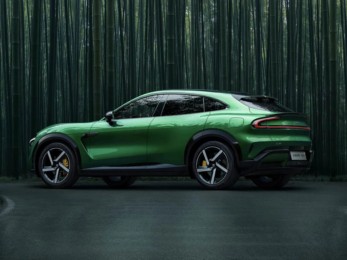 رائجة البيع XIAOMI YU7 سيارة جديدة تعمل بالطاقة EV SUV طويلة المدى قاعدة العجلات 5 مقاعد شاشة بوصة