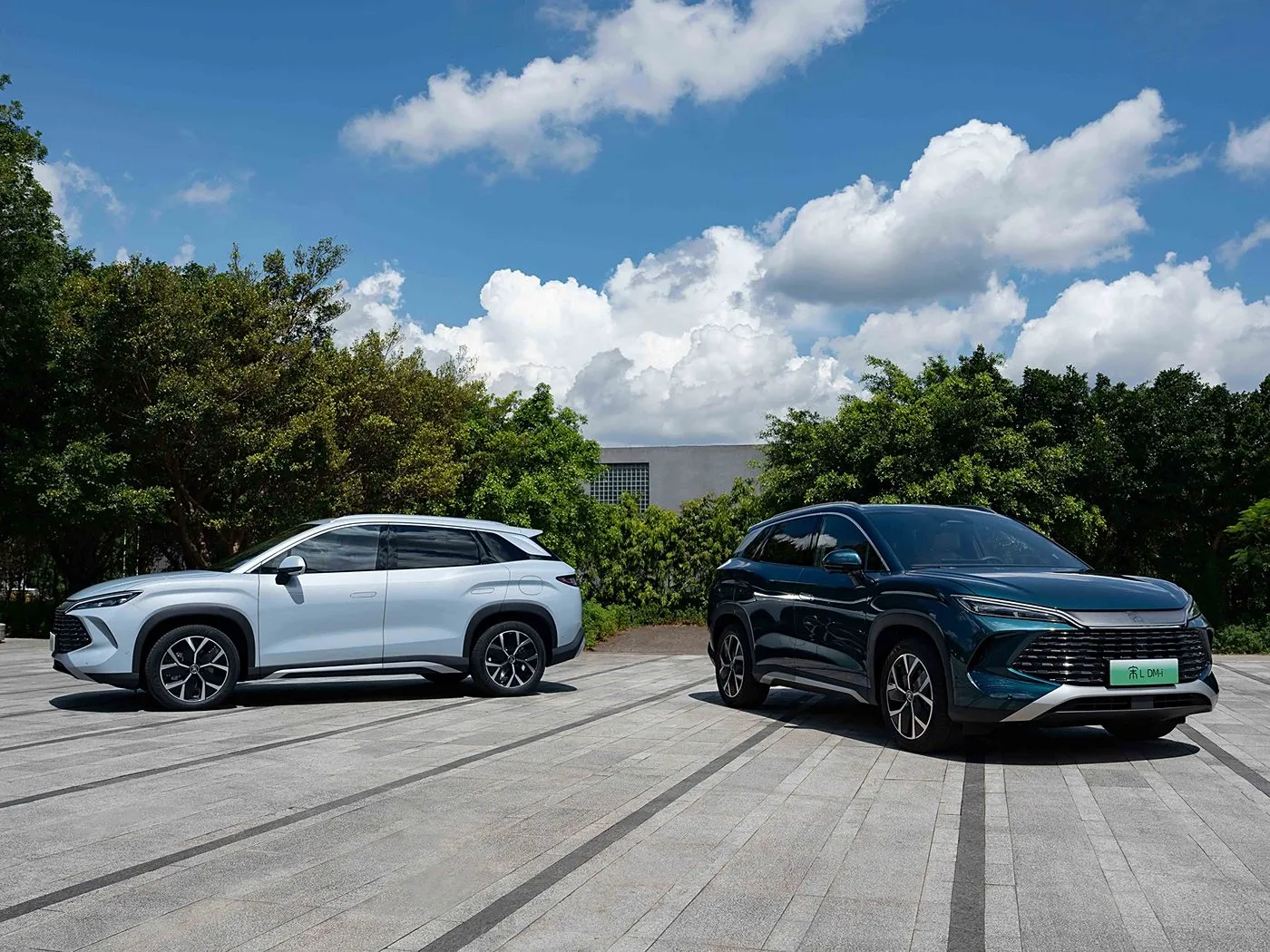 BYD Song L DM-i Compact PHEV SUV طويلة المدى، مركبة طاقة جديدة عالية السرعة DiPilot 2.0 مقاعد مدفأة كاميرا بانورامية 360 درجة