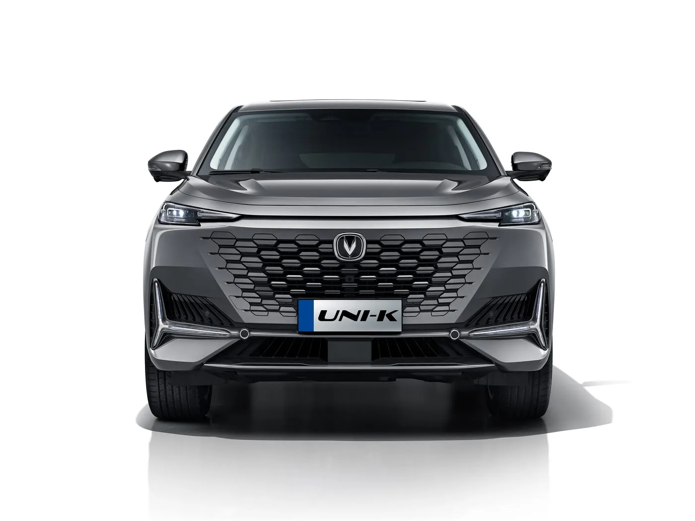 BYD E2 سيارة كهربائية فاخرة EV سيدان SUV هاتشباك سيارة توجيه يسارية مع محرك بطارية ليثيوم سيارة الطاقة الجديدة في الصين
