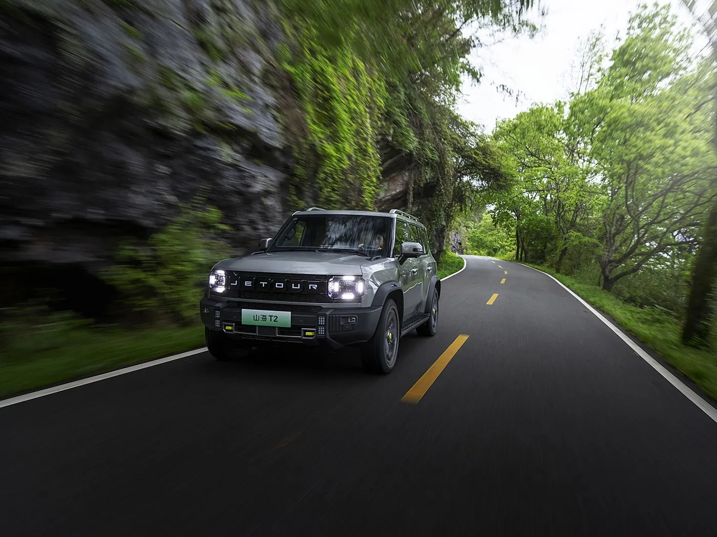 Jetour T2 SUV إصدار هجين Euro VI وصول جديد Light Turbo ACC علبة تروس أوتوماتيكية توجيه يسار من الجلد