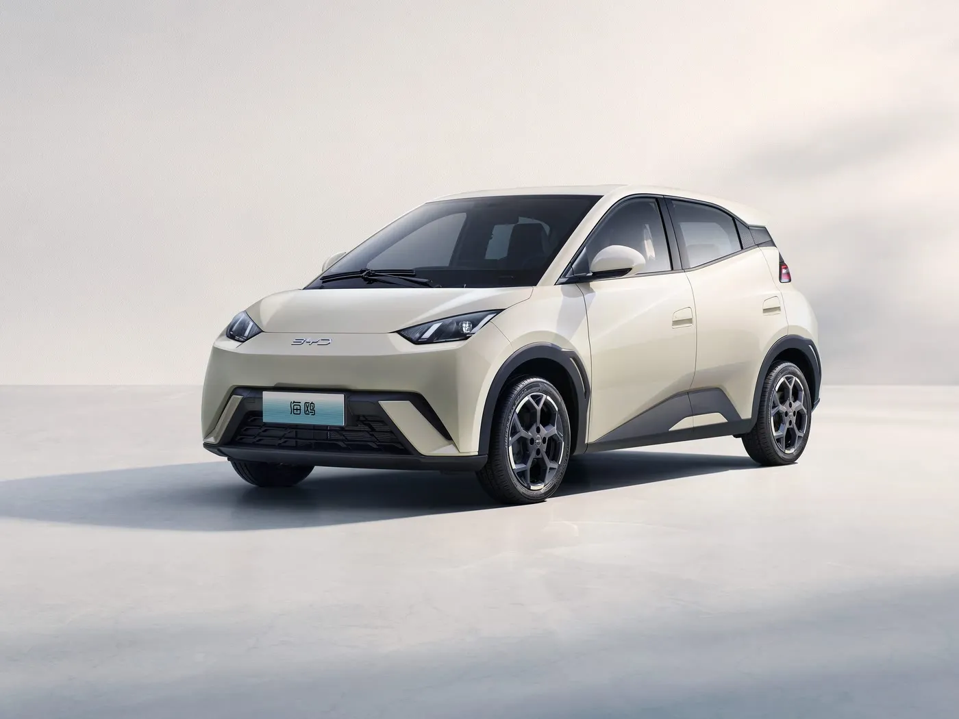 BYD Seagull EV Hatchback Mini Smart SUV ذات الدفع بالعجلات الأمامية مع كاميرا خلفية سيارة طاقة جديدة مدعومة بالليثيوم رائجة البيع