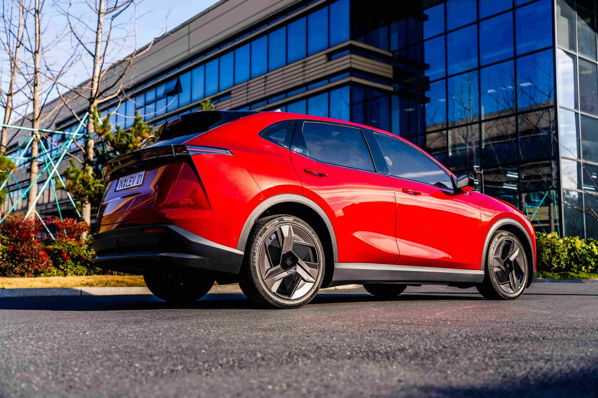 LEV01 محرك اليد اليمنى SUV، مركبة طاقة جديدة، EV، قاعدة عجلات طويلة المدى، 5 مقاعد