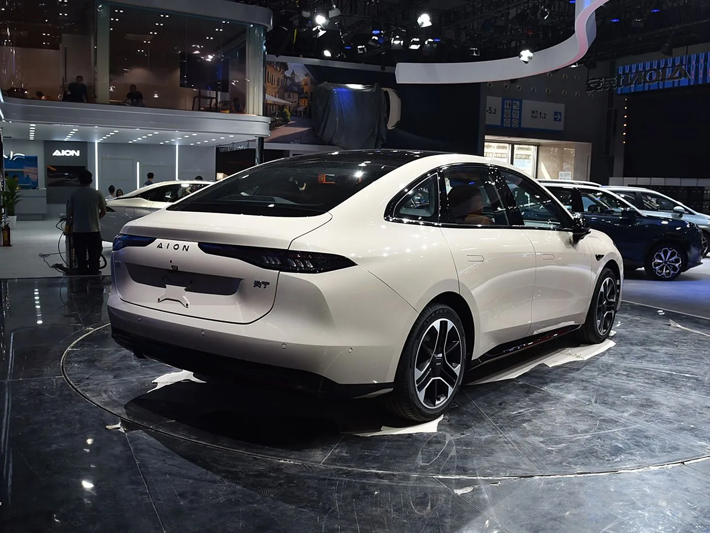AION RT الكهربائية SUV اليد اليسرى محرك عالي السرعة EV صندوق التروس التلقائي الهجين مستوى صغير سيدان سيارة الطاقة الجديدة للبالغين