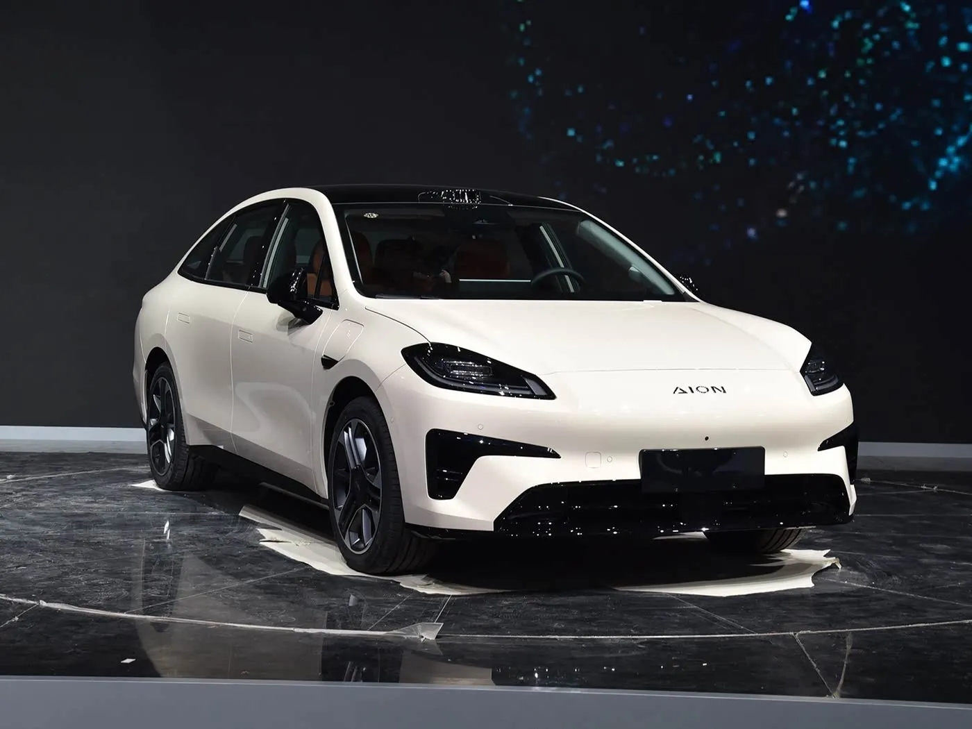 AION RT الكهربائية SUV اليد اليسرى محرك عالي السرعة EV صندوق التروس التلقائي الهجين مستوى صغير سيدان سيارة الطاقة الجديدة للبالغين