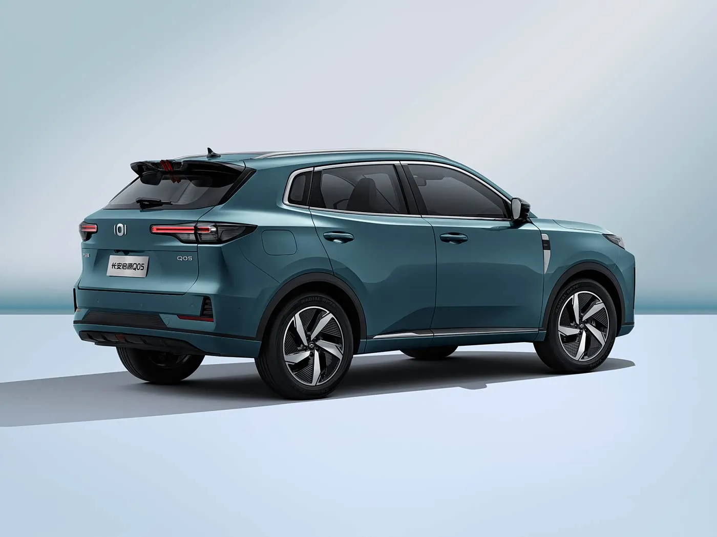 تشانجان NEVO Q05 Hybrid Electric SUV، علبة تروس أوتوماتيكية طويلة المدى، 5 أبواب، 5 مقاعد، جلد داخلي يسار