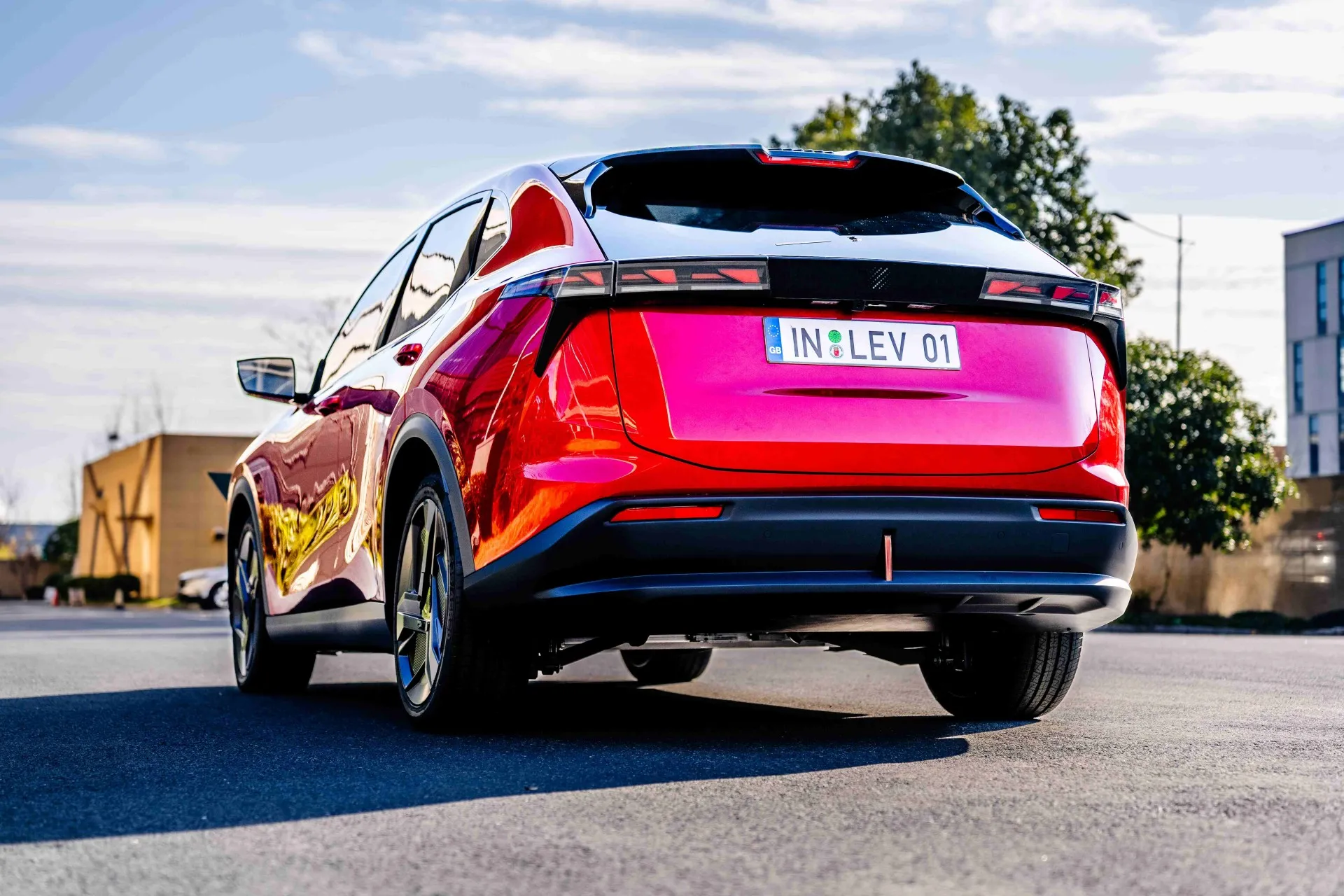 LEV01 محرك اليد اليمنى SUV، مركبة طاقة جديدة، EV، قاعدة عجلات طويلة المدى، 5 مقاعد