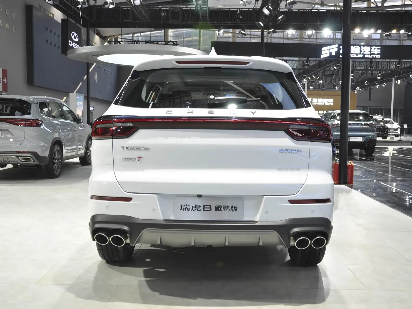 شيري RUIHU8 تيجو توربو SUV رائجة البيع Euro VI R18 جلد جديد أوتوماتيكي FWD R18 سبيكة معدنية صدمة غاز/بنزين محرك يسار داكن