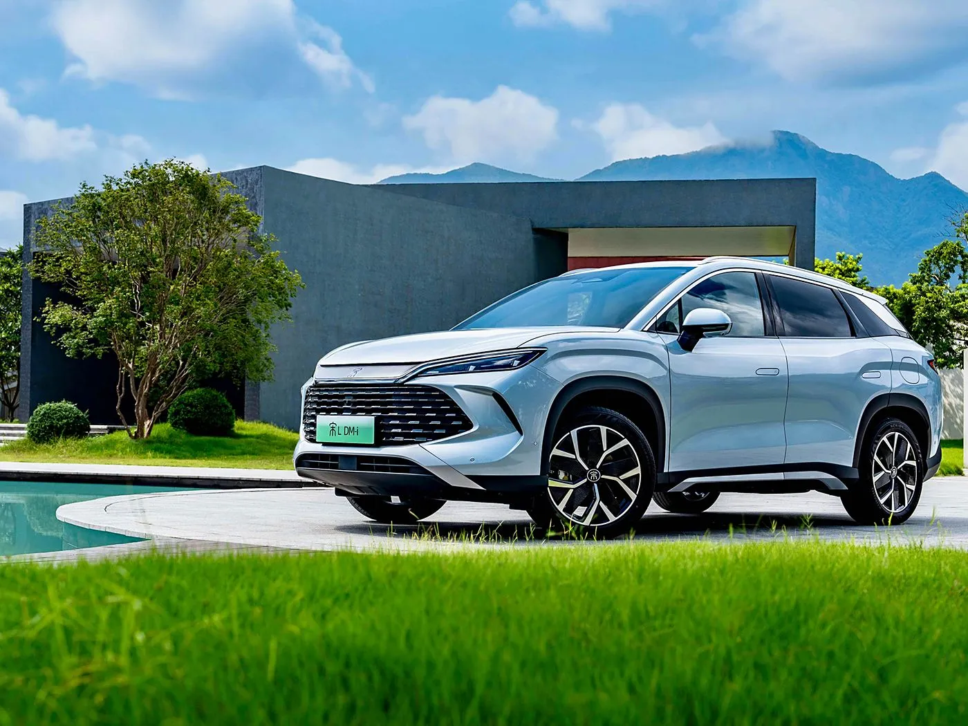 BYD Song L DM-i Compact PHEV SUV طويلة المدى، مركبة طاقة جديدة عالية السرعة DiPilot 2.0 مقاعد مدفأة كاميرا بانورامية 360 درجة