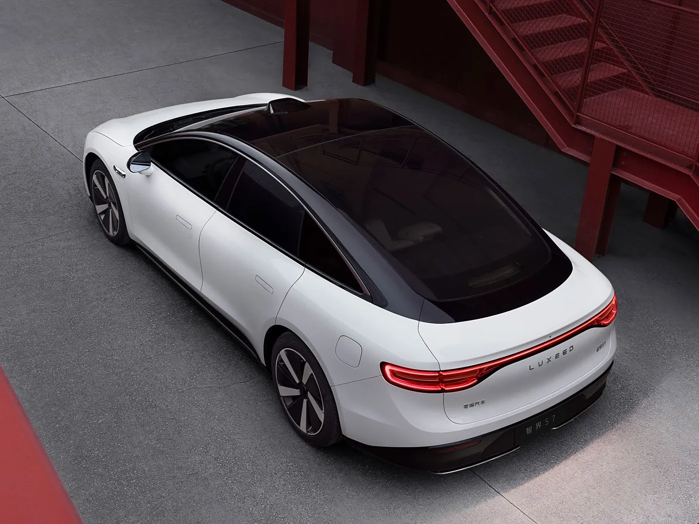CHERY LUXEED S7 Exeed سيارة كهربائية فاخرة جديدة تعمل بالطاقة مع دفع خلفي/دفع رباعي، 4 أبواب و5 مقاعد