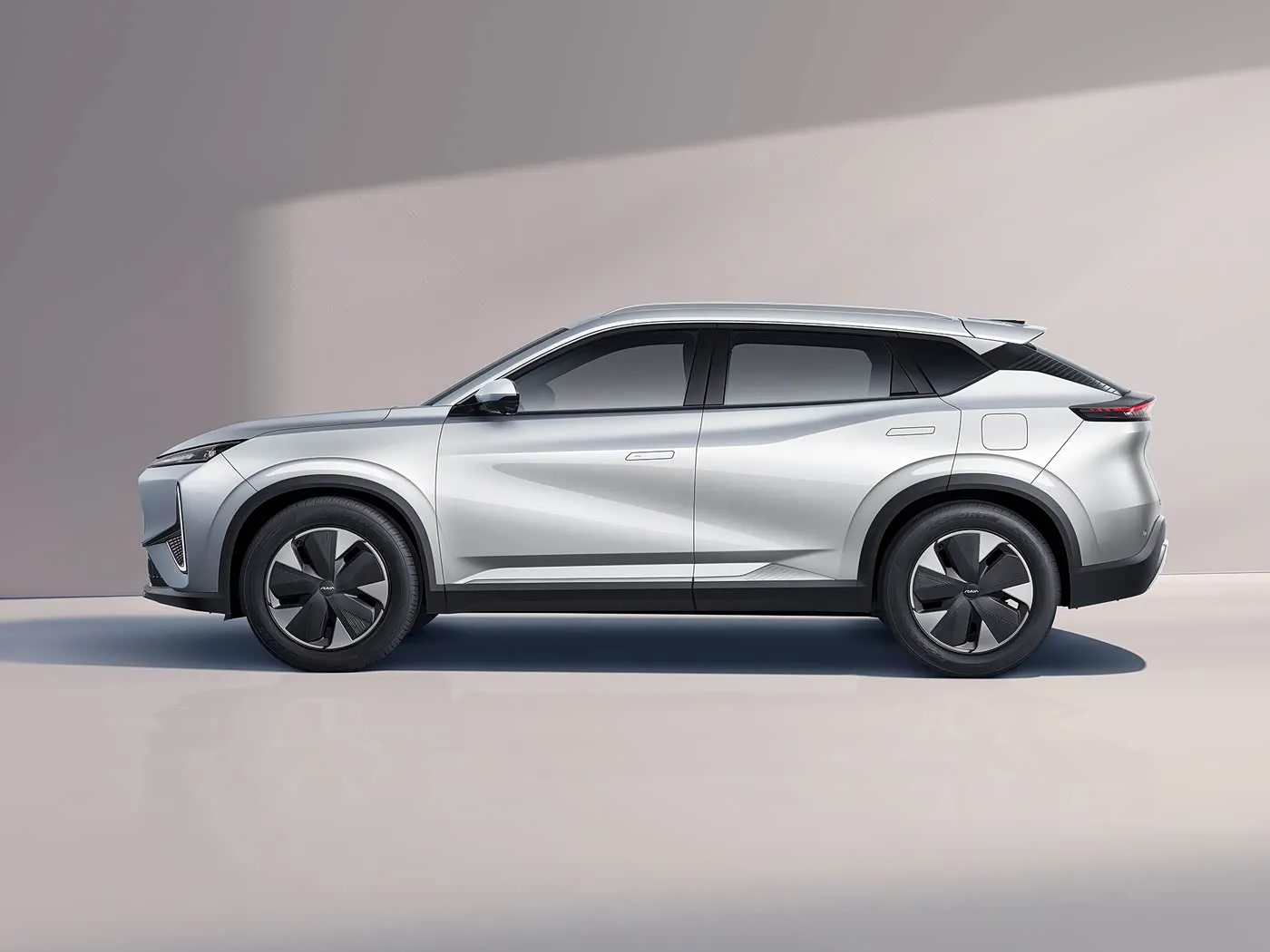 Dongfeng Aeolus L7: سيارة EV/PHEV SUV ذات 5 مقاعد، مقاعد جلدية فاخرة ذات لمسات ممتازة، سيارة طاقة جديدة طويلة المدى