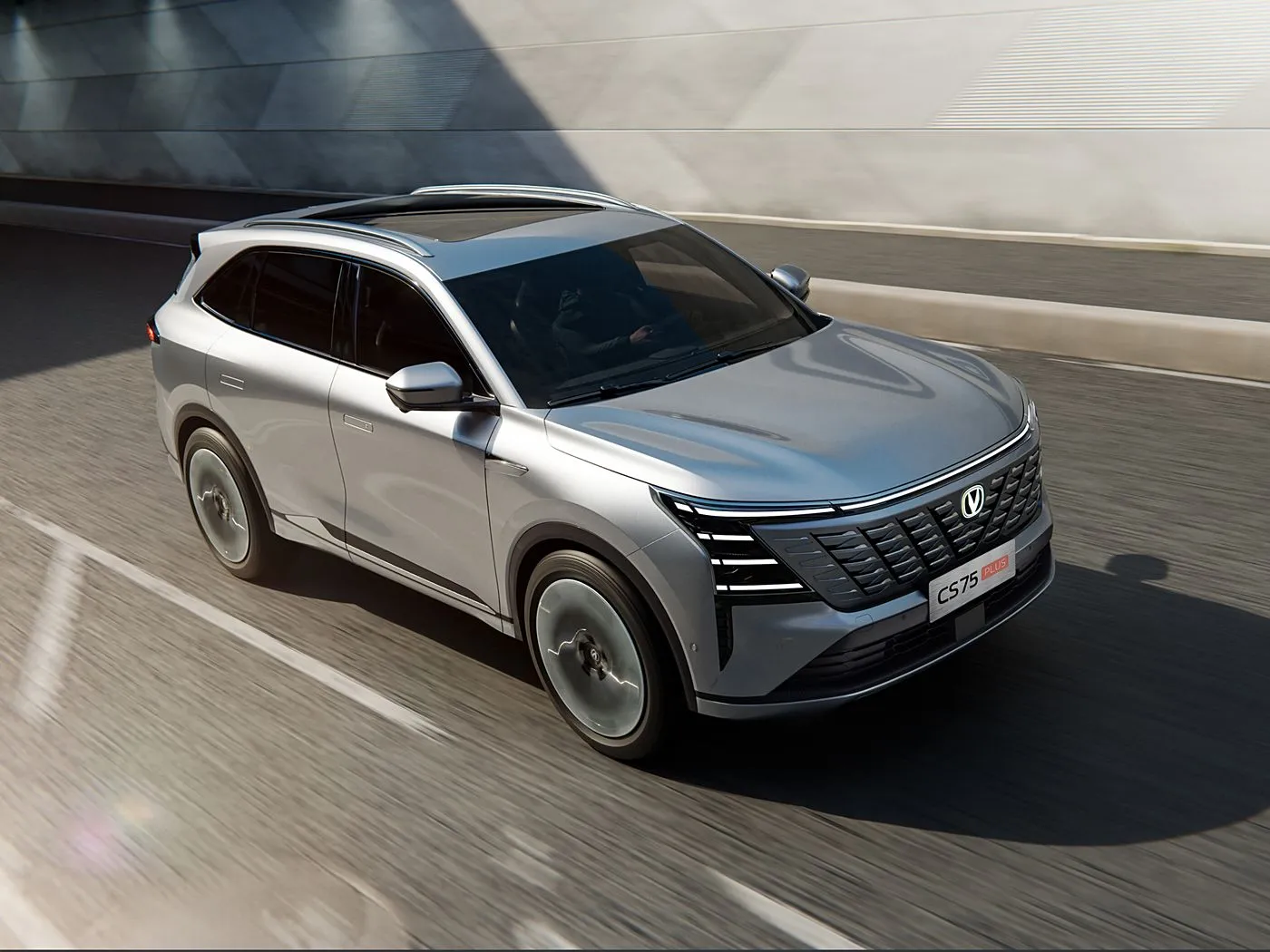 شانجان CS75 PLUS 1.5T/2.0T سيارة رياضية متعددة الاستخدامات مدمجة مع مساعد L2.5 وشاشة لمس مقاس 15.6 بوصة وقاعدة عجلات طويلة