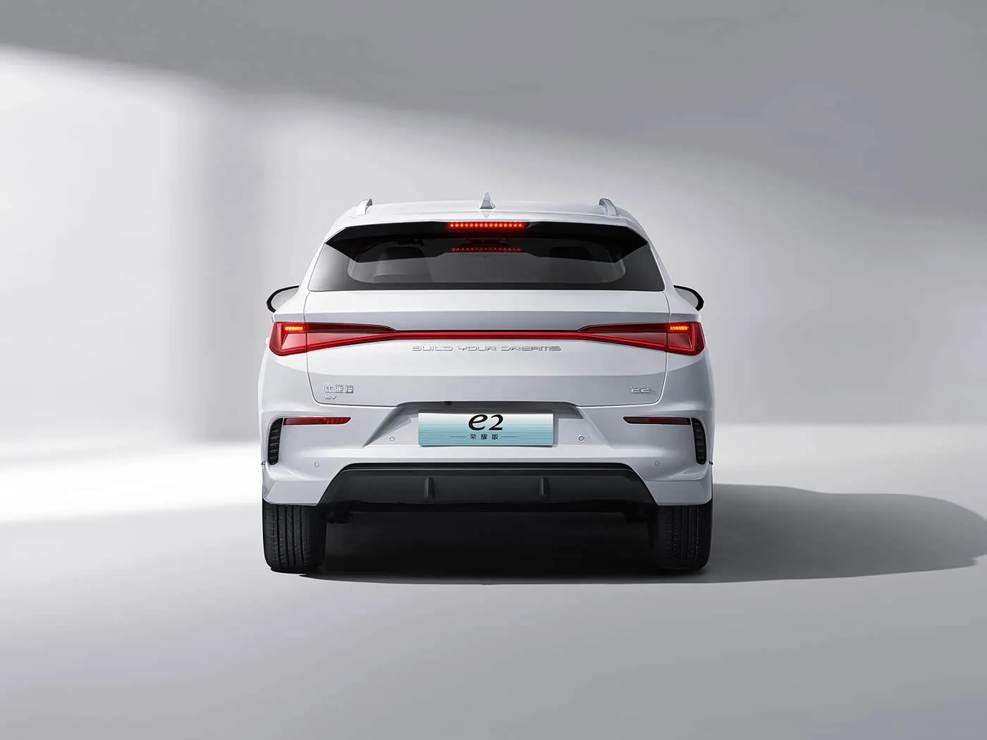 BYD E2 سيارة كهربائية فاخرة EV سيدان SUV هاتشباك سيارة توجيه يسارية مع محرك بطارية ليثيوم سيارة الطاقة الجديدة في الصين