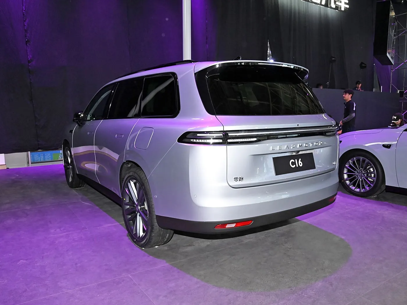 Leapmotor C16 5-Door 6-Seater EV SUV 4WD وضع القيادة التوجيه الأيسر وقود كهربائي وهجين طاقة جديدة